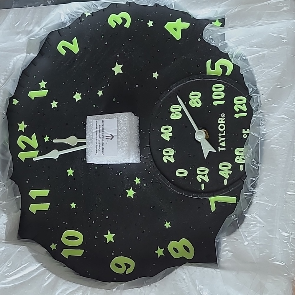 NIB - Indoor/Outdoor Clock with Thermometer (Glows in the Dark) - Picture 4 of 12